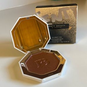 Kilowatt foil, freestyle highlighter by Fenty beauty nee, never used.